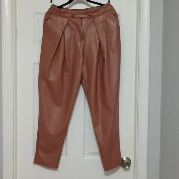 Spring Color Forever 21 Beige Faux Leather Trousers, With Zippper & Pockets New - Picture 5 of 12